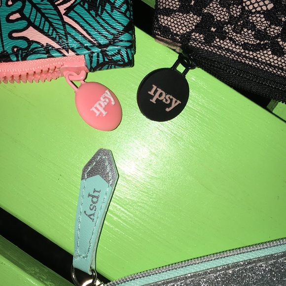 Ipsy Bags - Picture 2 of 5